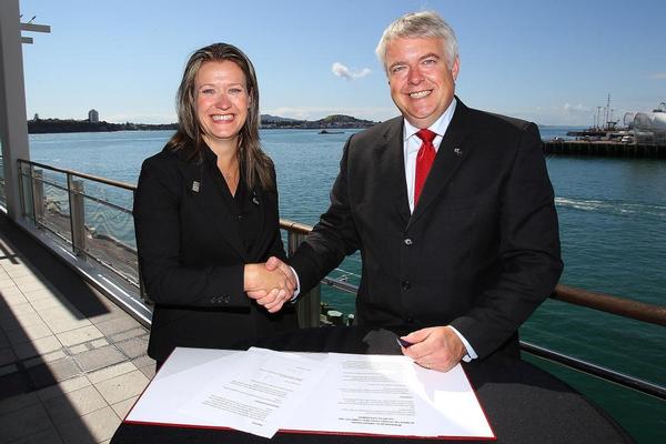 PNZ's Fiona Pickering and The First Minister of Wales, Carwyn Jones